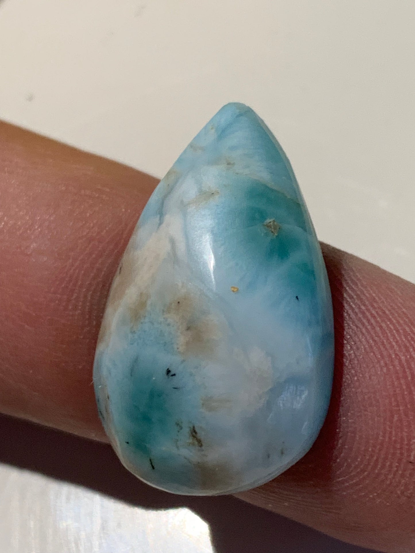 Larimar – Cabochon en forme de goutte de 28 × 19 × 8 mm - 6 gr. - Nuances naturelles magnifiques, parfait pour bijoux raffinés, collectionneur passionné ou exposition