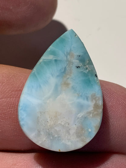 Larimar – Cabochon en forme de goutte de 28 × 19 × 8 mm - 6 gr. - Nuances naturelles magnifiques, parfait pour bijoux raffinés, collectionneur passionné ou exposition