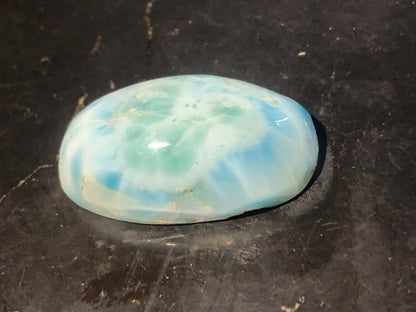 Larimar – Cabochon de forme ovale de 25 × 15 × 8 mm - 5,1 gr. - Nuances naturelles magnifiques, parfait pour bijoux raffinés, collectionneur passionné ou exposition