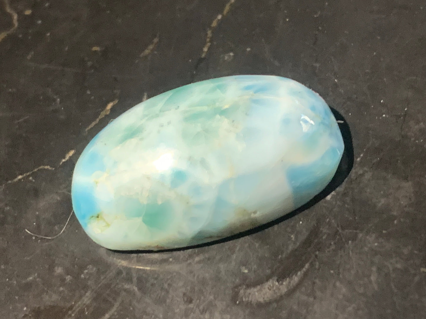 Larimar – Cabochon de forme ovale de 25 × 15 × 8 mm - 5,1 gr. - Nuances naturelles magnifiques, parfait pour bijoux raffinés, collectionneur passionné ou exposition