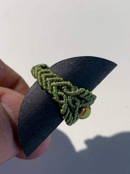 Bague en Moldavite artisanale – Création fait main, perles AAA, coton résistant et taille sur mesure | Créatipik 🧵