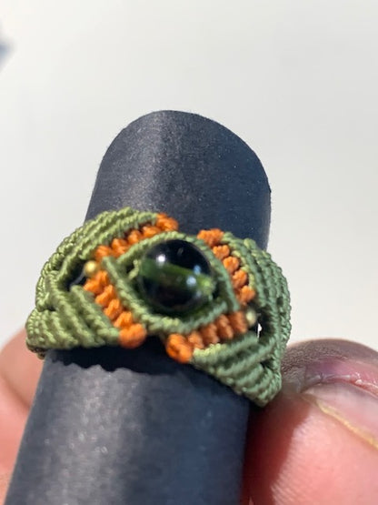 Bague en Moldavite artisanale – Création fait main, perles AAA, coton résistant et taille sur mesure | Créatipik 🧵