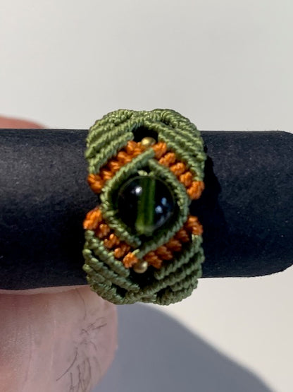 Bague en Moldavite artisanale – Création fait main, perles AAA, coton résistant et taille sur mesure | Créatipik 🧵