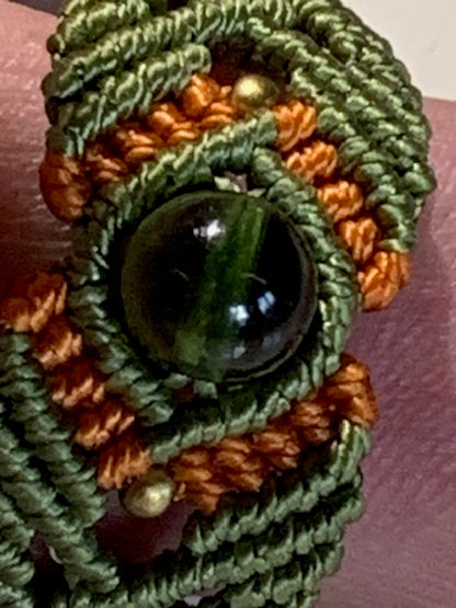 Bague en Moldavite artisanale – Création fait main, perles AAA, coton résistant et taille sur mesure | Créatipik 🧵