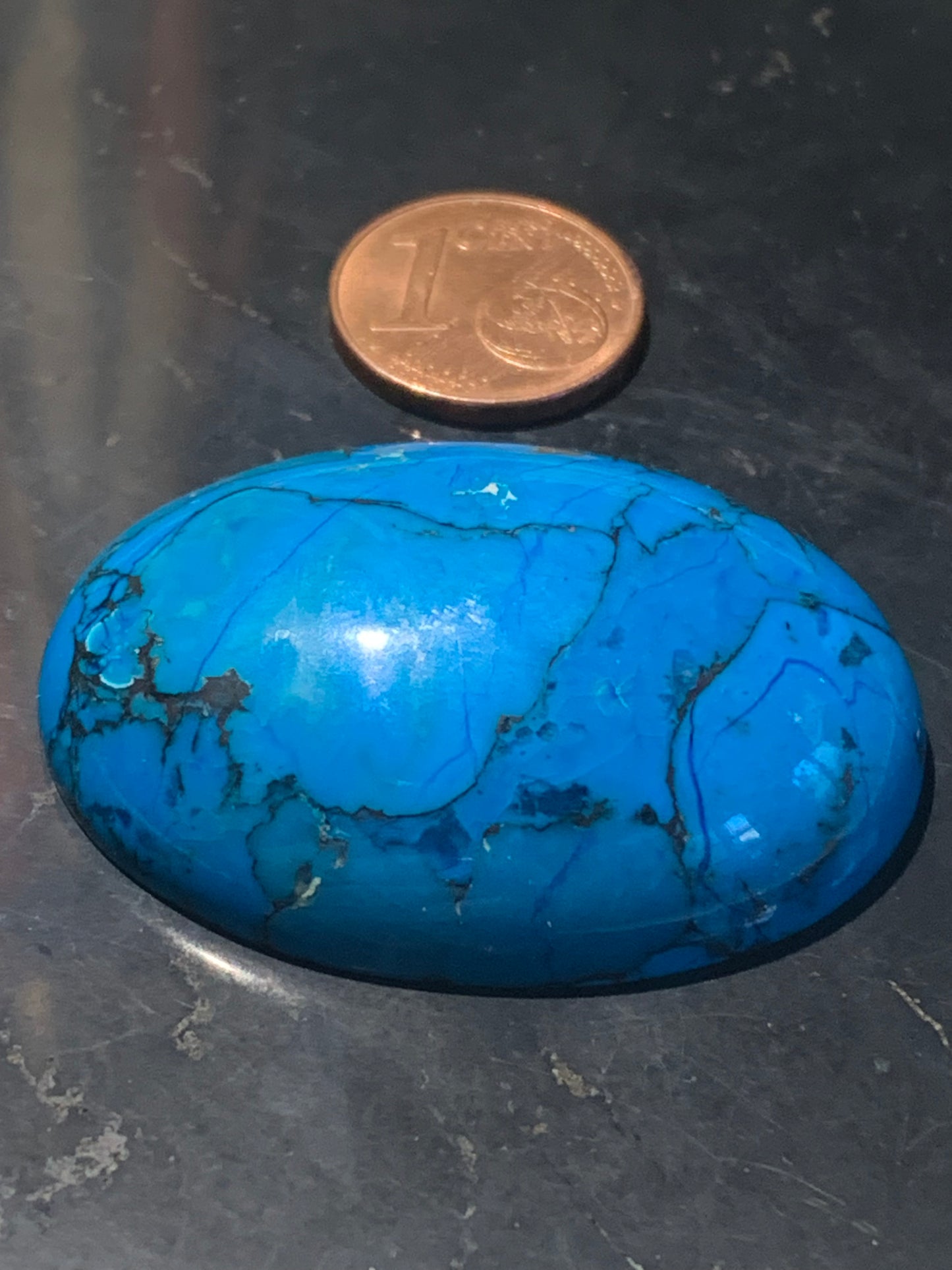 Turquoise D'Iran teintée, cabochon de forme ovale de 40 mm x 30 x 11 - 17,8 gr. - Parfait en bijouterie, collection, exposition...
