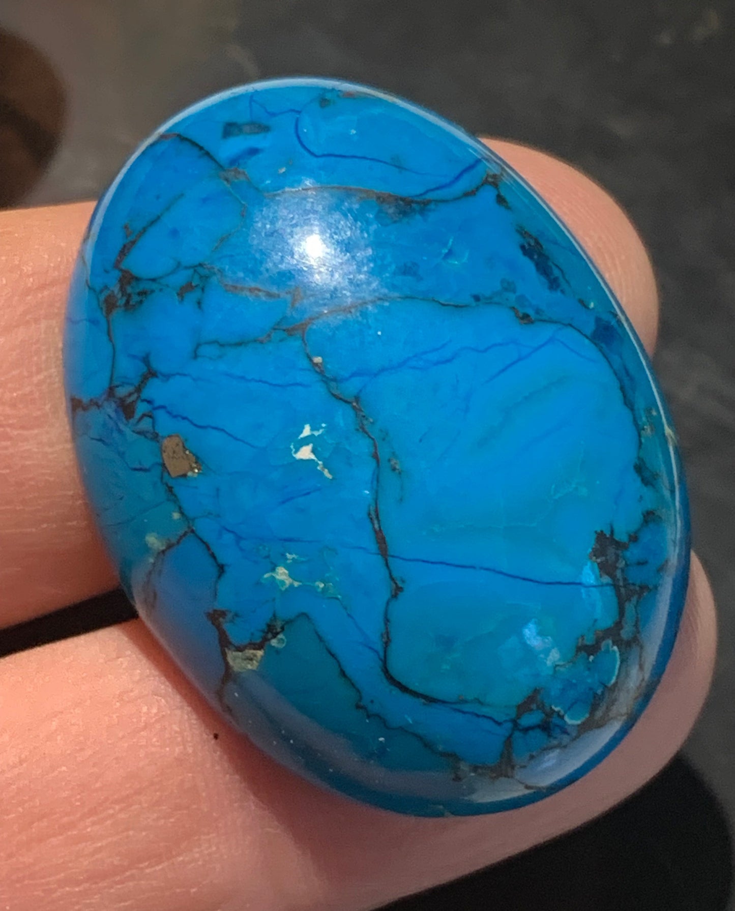 Turquoise D'Iran teintée, cabochon de forme ovale de 40 mm x 30 x 11 - 17,8 gr. - Parfait en bijouterie, collection, exposition...