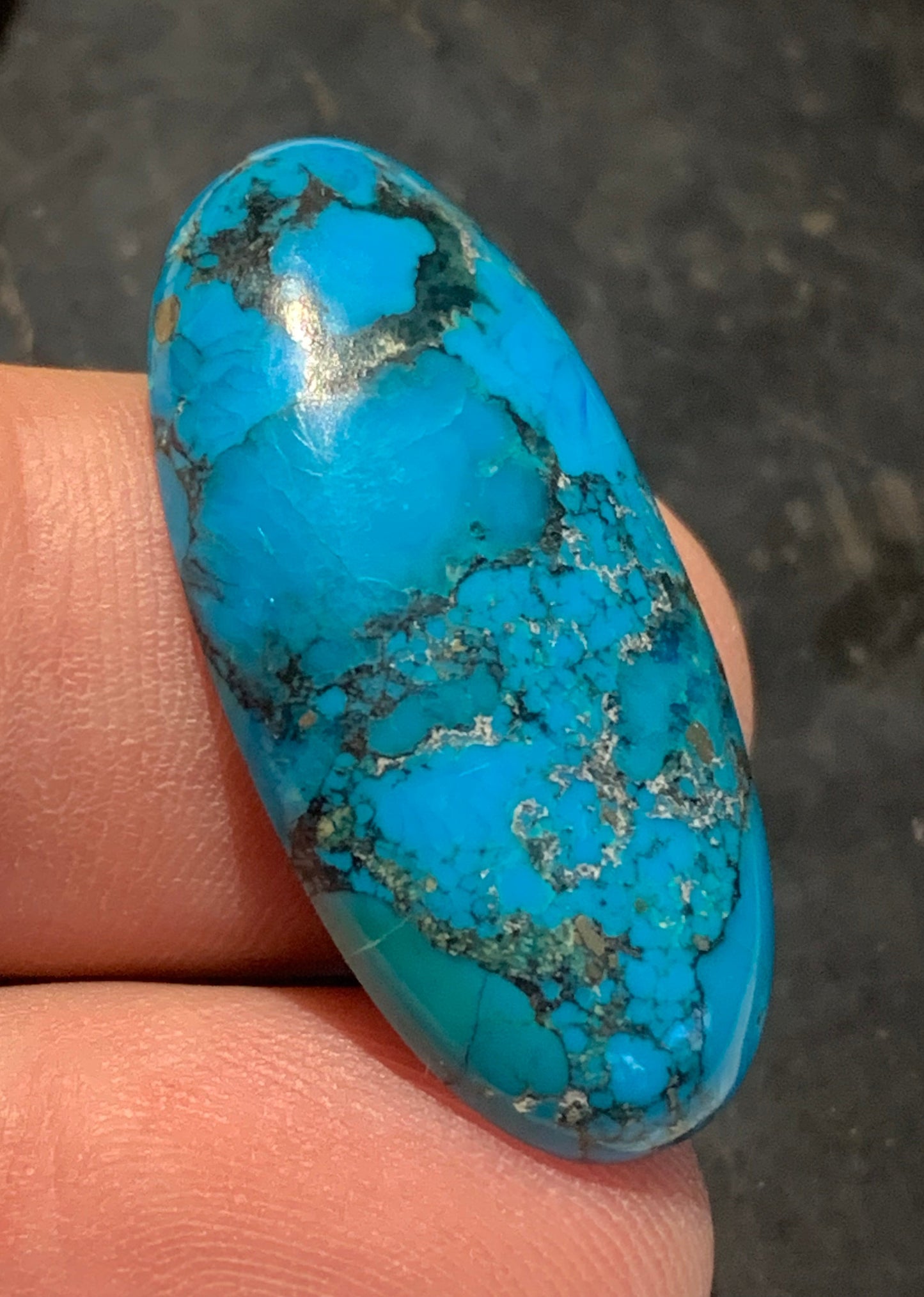 Turquoise D'Iran teintée, cabochon de forme ovale de 34 mm x 17 x 6 - 5 gr. - Parfait en bijouterie, collection, exposition...