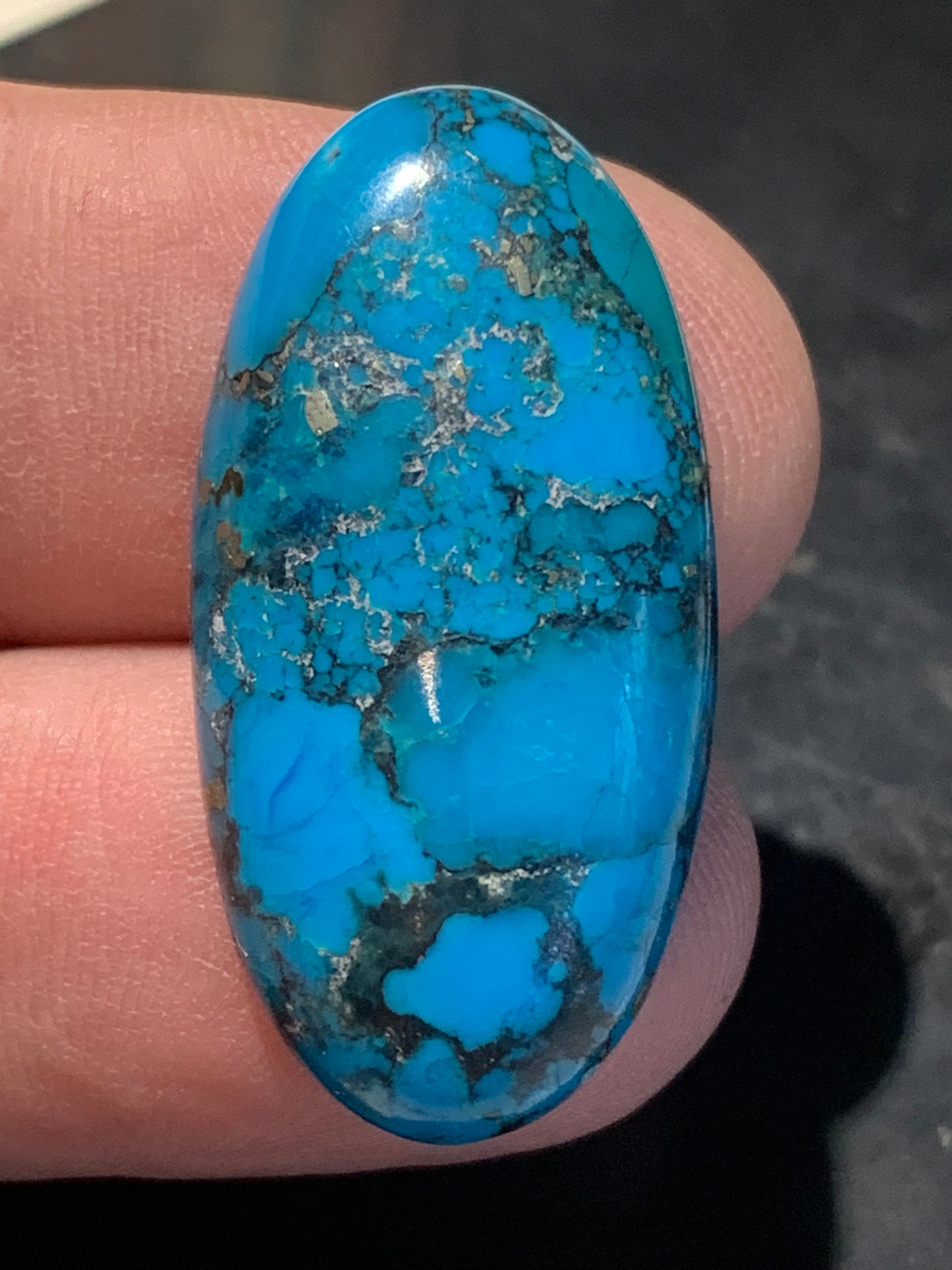 Turquoise D'Iran teintée, cabochon de forme ovale de 34 mm x 17 x 6 - 5 gr. - Parfait en bijouterie, collection, exposition...