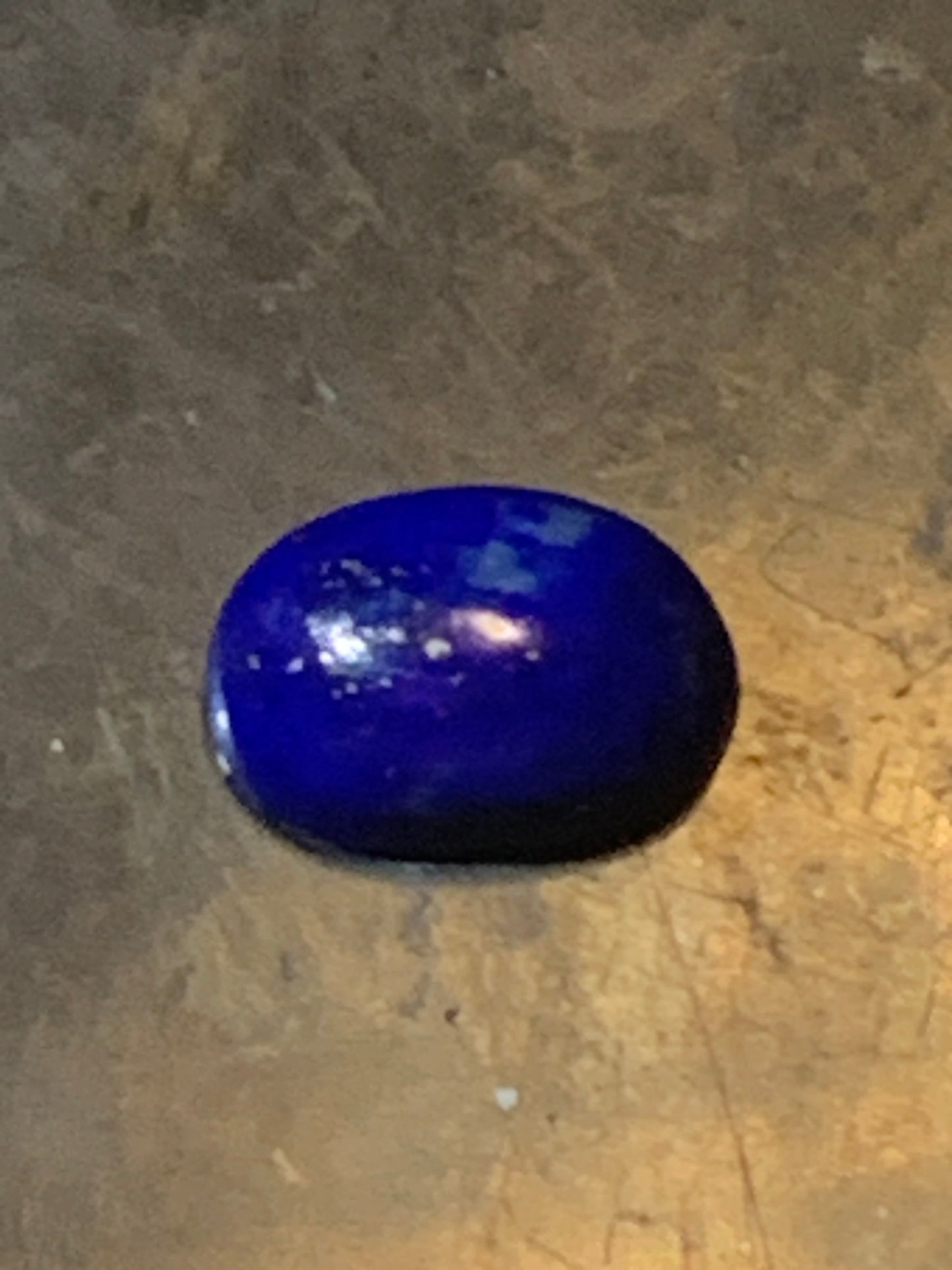 Lapis lazuli, cabochon de 10 mm x 7 x 4 - 2 carats. Parfait en bijouterie, collection ,exposition...