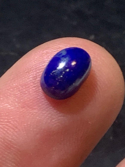 Lapis lazuli, cabochon de 10 mm x 7 x 4 - 2 carats. Parfait en bijouterie, collection ,exposition...