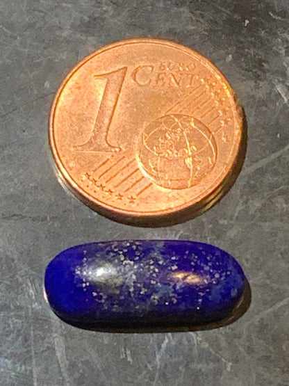 Lapis lazuli, cabochon de 12 mm x 7 x 5 - 5,5 carats. Parfait en bijouterie, collection ,exposition...