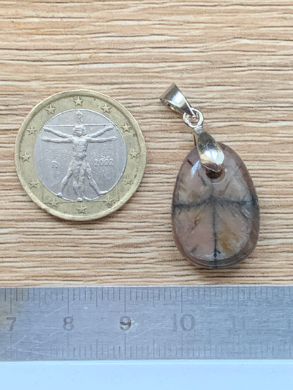 Chiastolite/ Andalousite, pendentif de 33 millimètres x18x7. Vendu avec ou sans cordon noir et réglable de 60 cm !