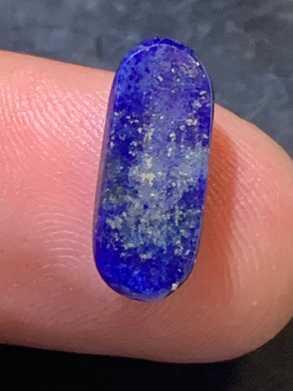 Lapis lazuli, cabochon de 12 mm x 7 x 5 - 5,5 carats. Parfait en bijouterie, collection ,exposition...