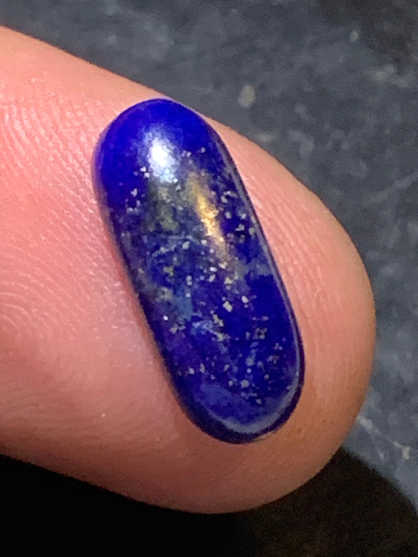Lapis lazuli, cabochon de 12 mm x 7 x 5 - 5,5 carats. Parfait en bijouterie, collection ,exposition...