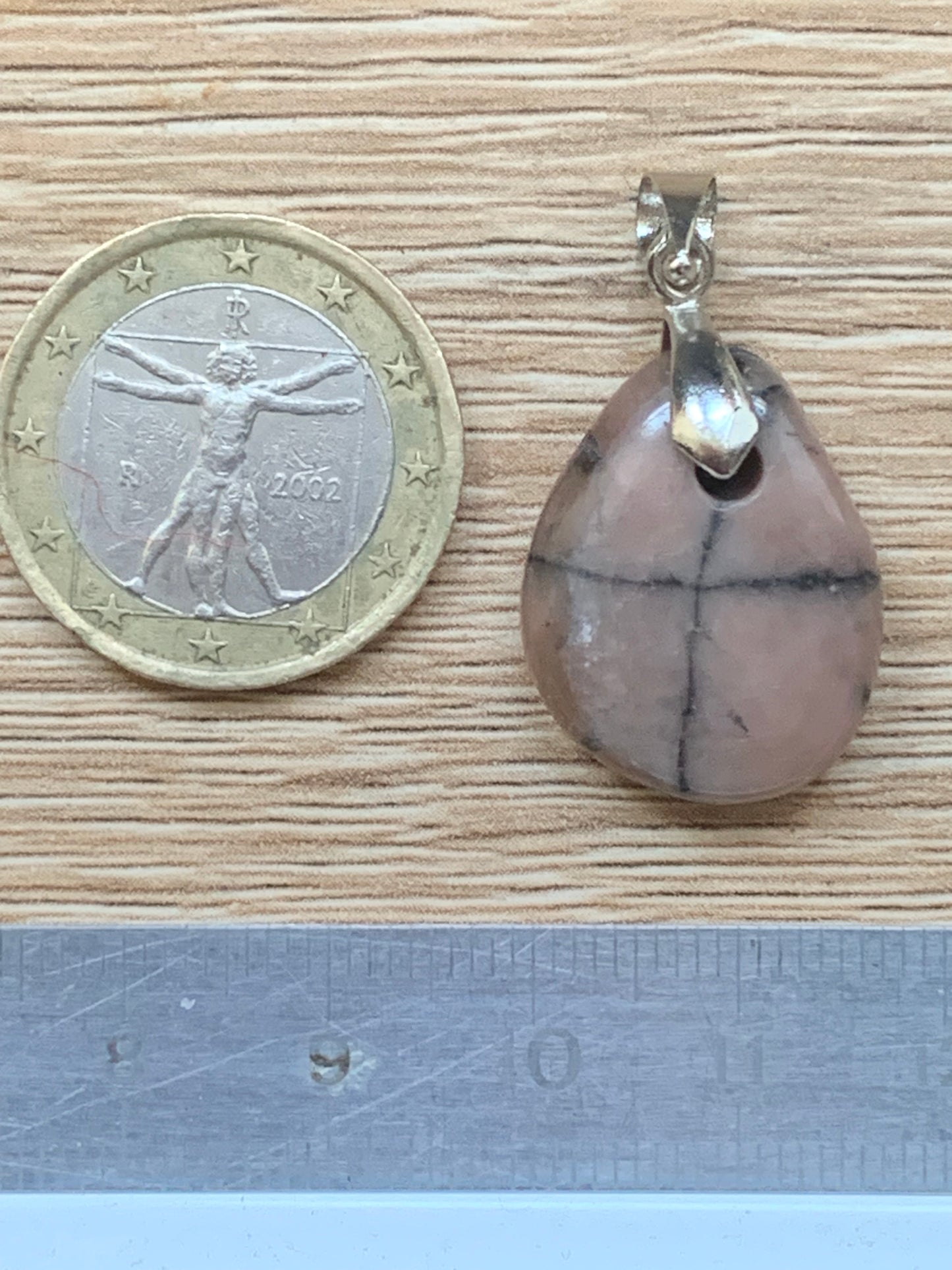 Chiastolite/ Andalousite, pendentif de 34 millimètres x18x7. Vendu avec ou sans cordon noir et réglable de 60 cm !