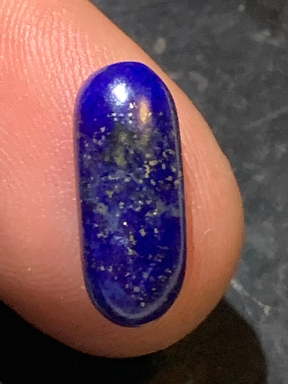 Lapis lazuli, cabochon de 12 mm x 7 x 5 - 5,5 carats. Parfait en bijouterie, collection ,exposition...