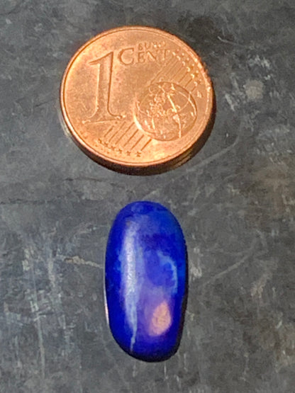 Lapis lazuli, cabochon de 17 mm x 8 x 3 - 3,5 carats. Parfait en bijouterie, collection ,exposition...