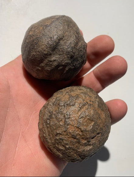 Boules de Moqui ou Pierres des Chamans - Paire unique de Ø 55 mm  – 265 g (les deux)