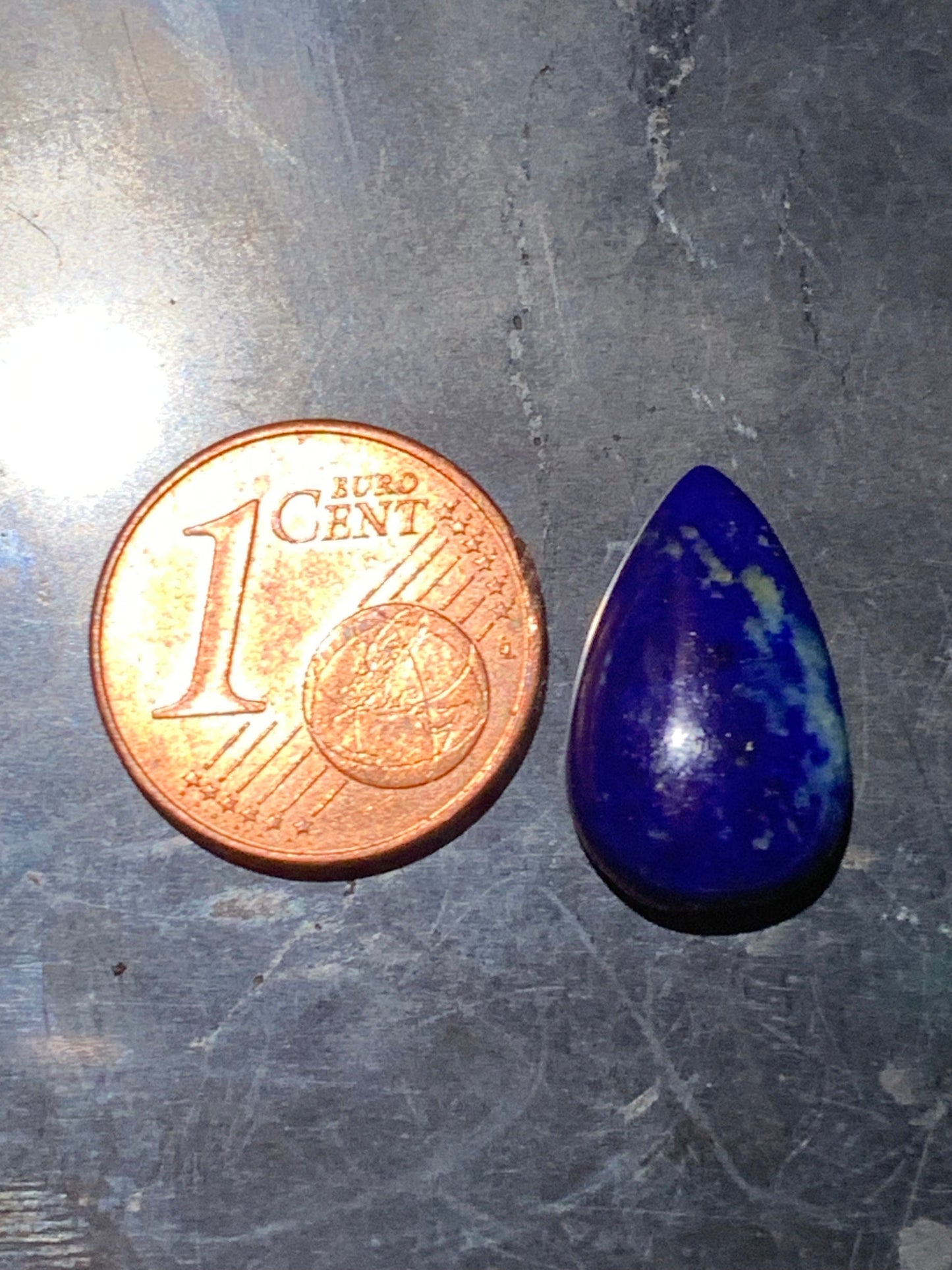 Lapis lazuli, cabochon de 16 mm x 10 x 6 - 7,5 carats. Parfait en bijouterie, collection ,exposition...