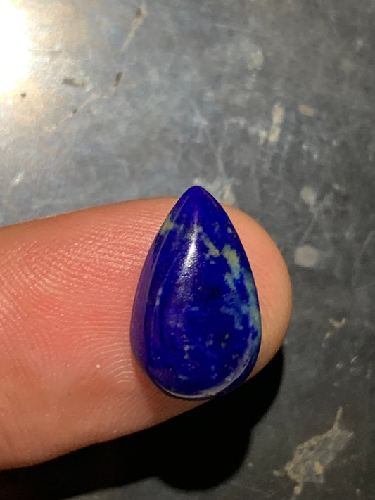 Lapis lazuli, cabochon de 16 mm x 10 x 6 - 7,5 carats. Parfait en bijouterie, collection ,exposition...