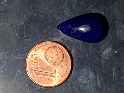 Lapis lazuli, cabochon de 17 mm x 10 x 7 - 9 carats. Parfait en bijouterie, collection ,exposition...