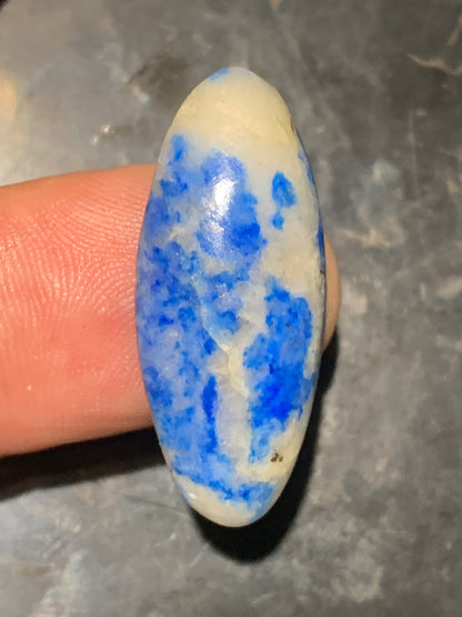Lapis lazuli, cabochon de 33 mm x 14 x 6 - 19 carats. Parfait en bijouterie, collection ,exposition...
