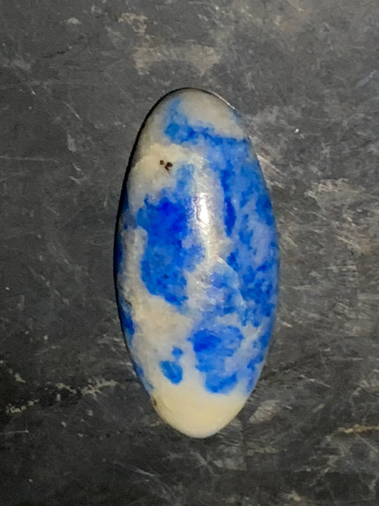 Lapis lazuli, cabochon de 33 mm x 14 x 6 - 19 carats. Parfait en bijouterie, collection ,exposition...