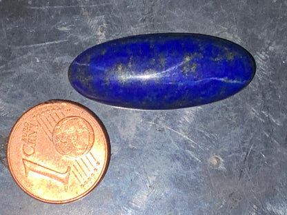 Lapis lazuli, cabochon de 29 mm x 12 x 7 - 20,5 carats. Parfait en bijouterie, collection ,exposition...