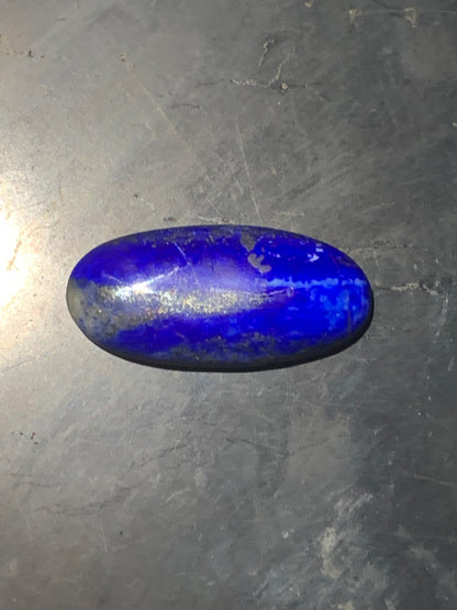Lapis lazuli, cabochon de 36 mm x 17 x 7 - 42,5 carats. Parfait en bijouterie, collection ,exposition...