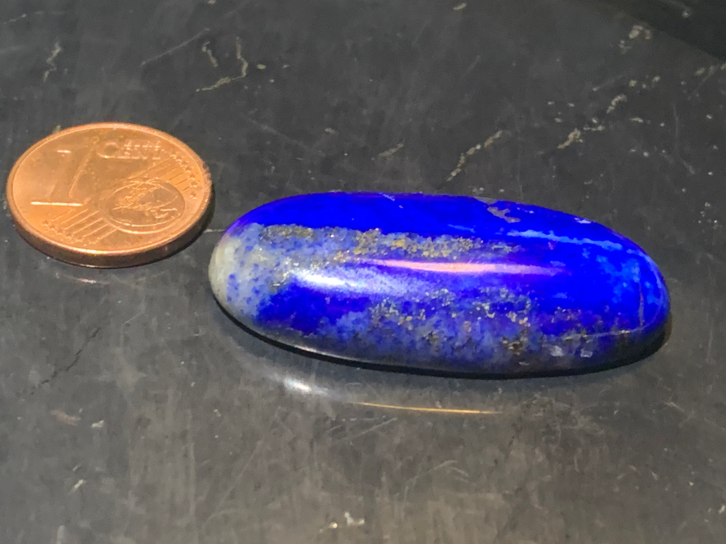 Lapis lazuli, cabochon de 36 mm x 17 x 7 - 42,5 carats. Parfait en bijouterie, collection ,exposition...