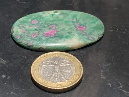 Rubis Fuchsite, cabochon de 12,3 gr. - 48 x 31 .x 5 mm - Superbe pièce !
