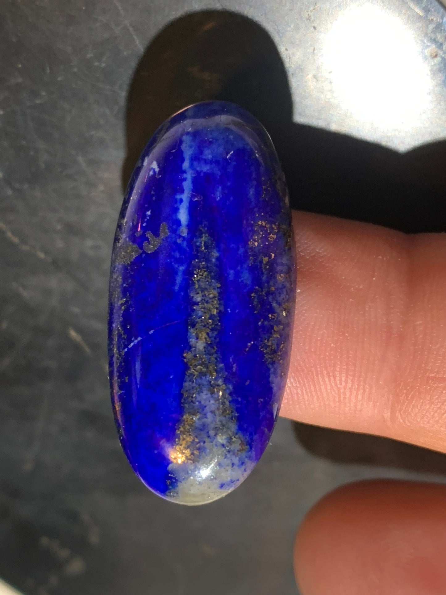 Lapis lazuli, cabochon de 36 mm x 17 x 7 - 42,5 carats. Parfait en bijouterie, collection ,exposition...