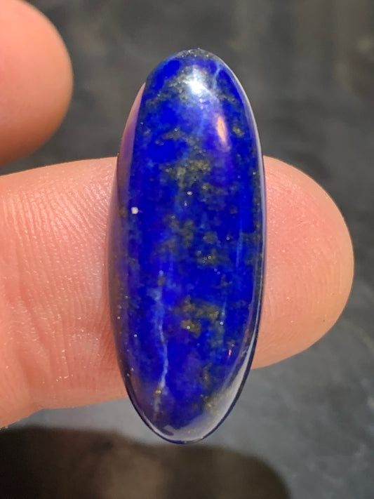 Lapis lazuli, cabochon de 29 mm x 12 x 7 - 20,5 carats. Parfait en bijouterie, collection ,exposition...
