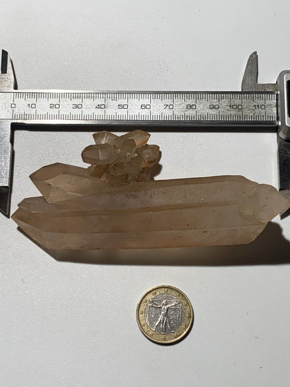 Cristal de roche - Pointe jumelée avec nid de cristaux - 104 L x 50 l x 32 mm - 134 grammes !