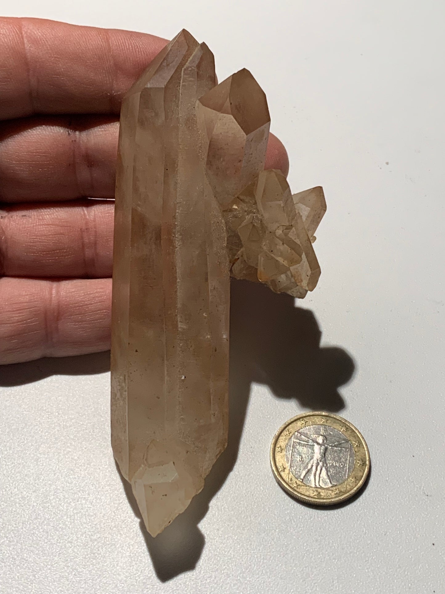 Cristal de roche - Pointe jumelée avec nid de cristaux - 104 L x 50 l x 32 mm - 134 grammes !