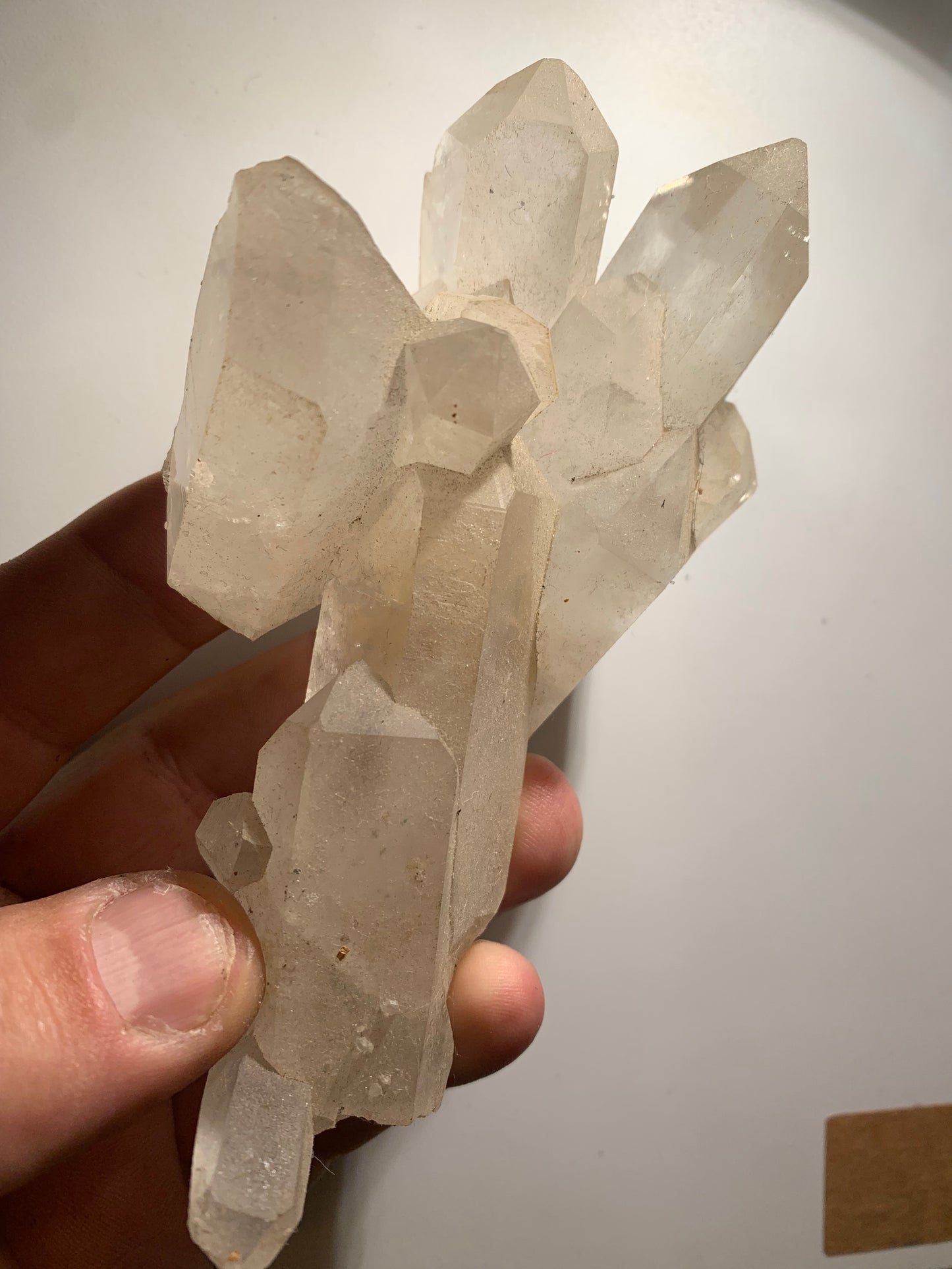 Cristal de roche - Amas de cristaux de 4 à 9 cm - 128 L x 70 l x 42 mm - 235,7 grammes - Belle pièce !