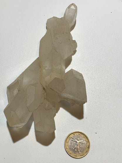 Cristal de roche - Amas de cristaux de 4 à 9 cm - 128 L x 70 l x 42 mm - 235,7 grammes - Belle pièce !