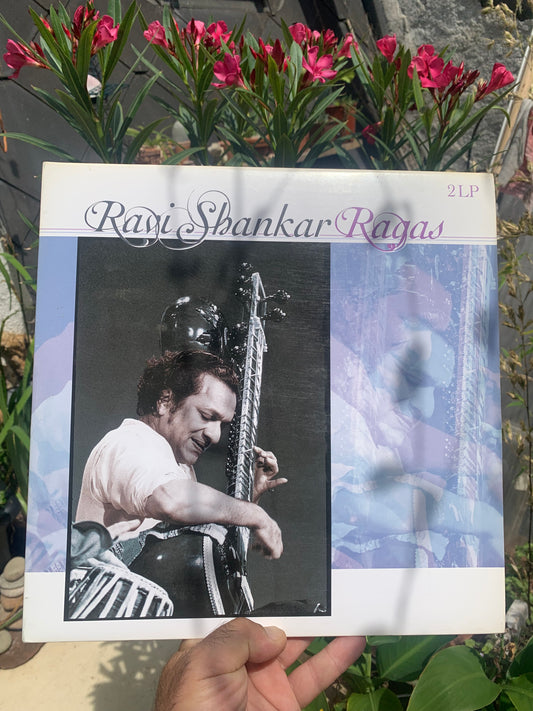 Disque vinyle - Artiste : Ravi Shankar – Ragas- Label : Vinyl Passion. Double album, 'Chant religieux Hindouiste/ Ragas' !