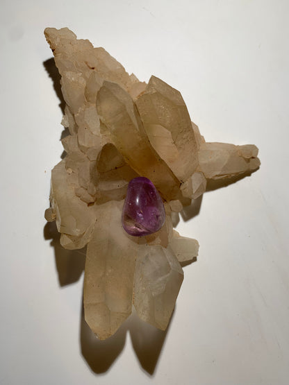 Cristal de roche - Amas de gros cristaux de 4 à 9 cm - 170 L x 130 l x 80 h mm - 541 grammes - Belle pièce !