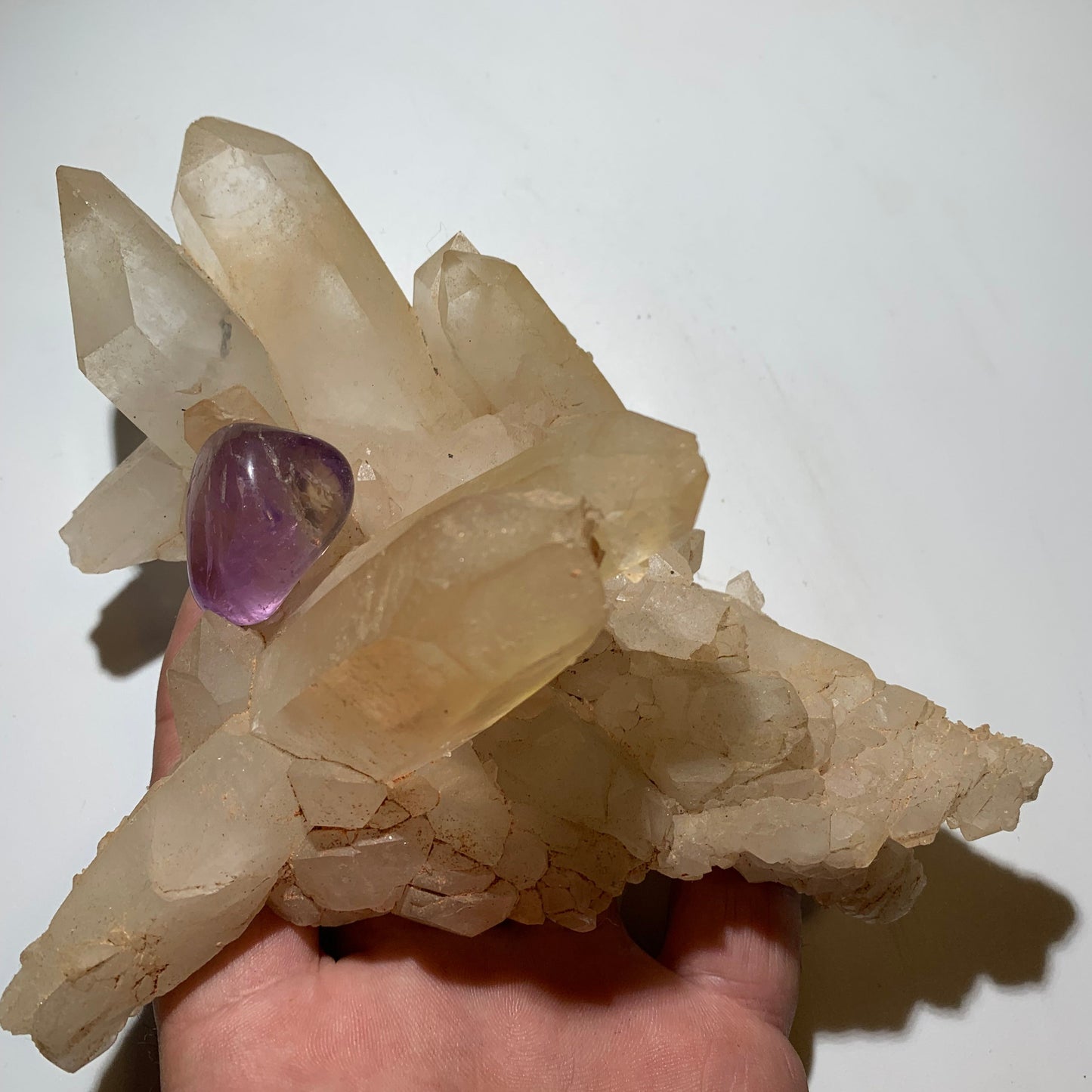 Cristal de roche - Amas de gros cristaux de 4 à 9 cm - 170 L x 130 l x 80 h mm - 541 grammes - Belle pièce !