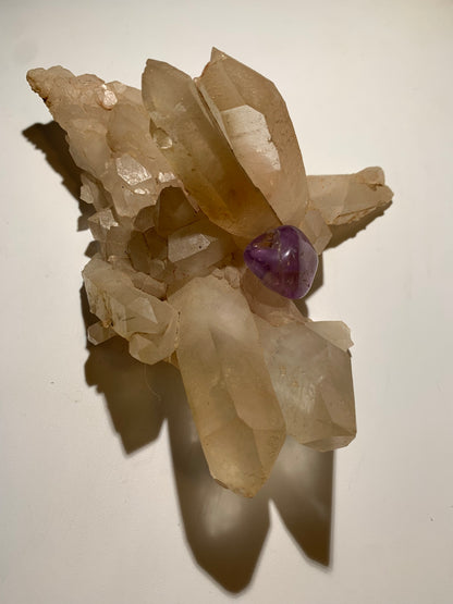 Cristal de roche - Amas de gros cristaux de 4 à 9 cm - 170 L x 130 l x 80 h mm - 541 grammes - Belle pièce !