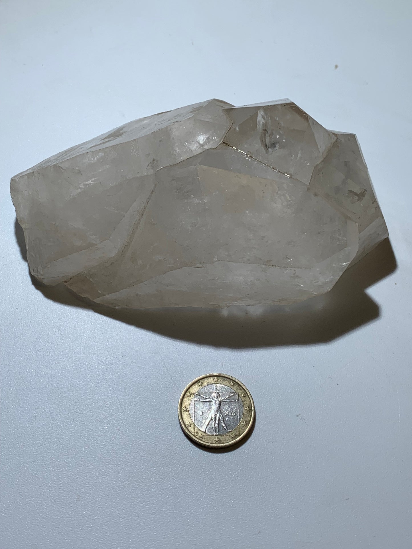 Cristal de roche - Amas de têtes de cristaux géants - 126 L x 71 l x 50 h mm - 479 grammes - Belle pièce !