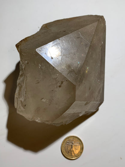 Cristal de roche - Tête de cristal géant - 100 L x 80 l x 64 h mm - 780 grammes - Belle pièce !