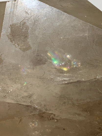 Cristal de roche - Tête de cristal géant - 100 L x 80 l x 64 h mm - 780 grammes - Belle pièce !