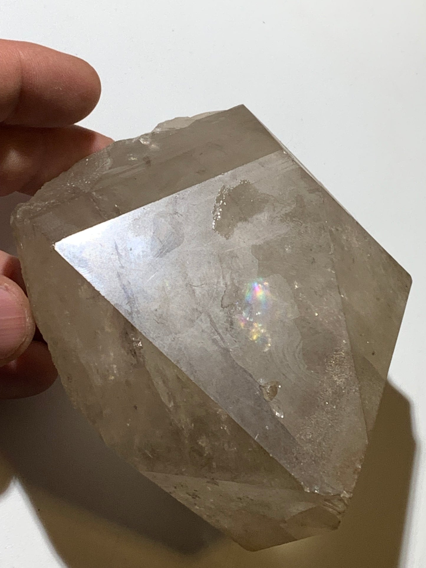 Cristal de roche - Tête de cristal géant - 100 L x 80 l x 64 h mm - 780 grammes - Belle pièce !