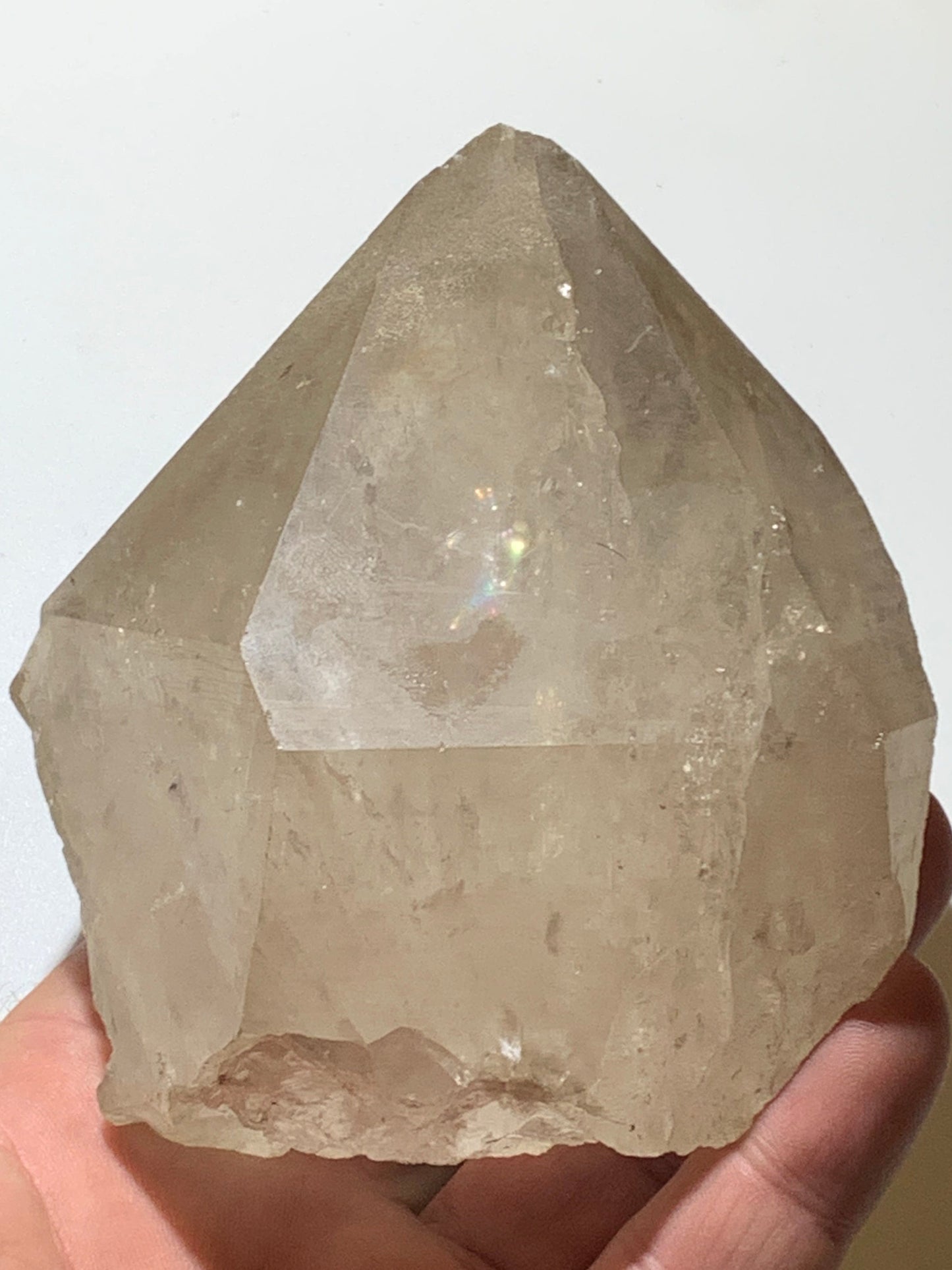Cristal de roche - Tête de cristal géant - 100 L x 80 l x 64 h mm - 780 grammes - Belle pièce !
