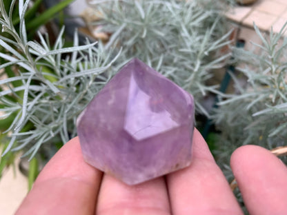 Cristal d’améthyste – Pointe naturelle de ± 38 x 32 x 30 mm – 47,3 g !