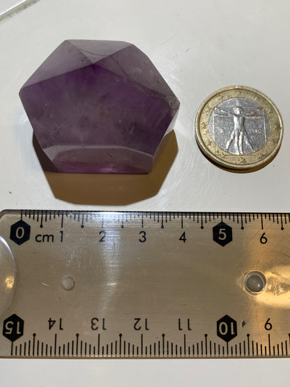 Cristal d’améthyste – Pointe naturelle de ± 38 x 32 x 30 mm – 47,3 g !