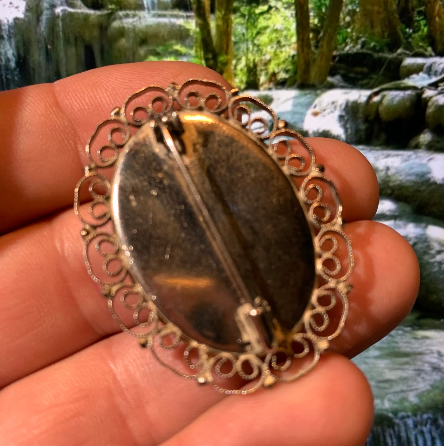 Broche en agate dentrique/ dentritique - 44 mm x 35 x 12 - 13,7 gr. - (Création par Serge le lapidaire)