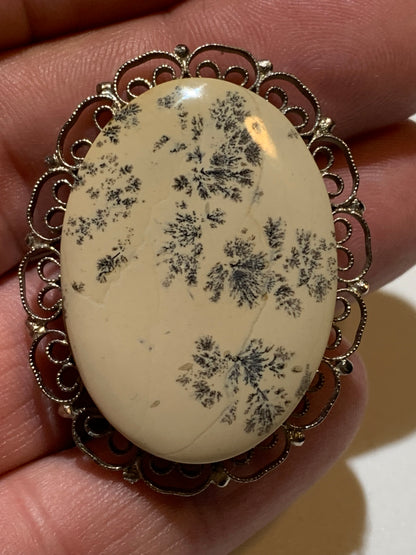 Broche en agate dentrique/ dentritique - 44 mm x 35 x 12 - 13,7 gr. - (Création par Serge le lapidaire)